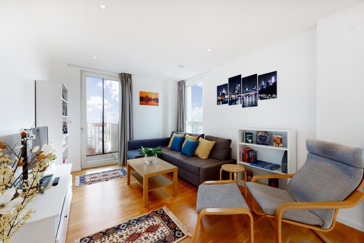 Lovely 2 Bedroom Flat With Balcony In Stratford لندن المظهر الخارجي الصورة