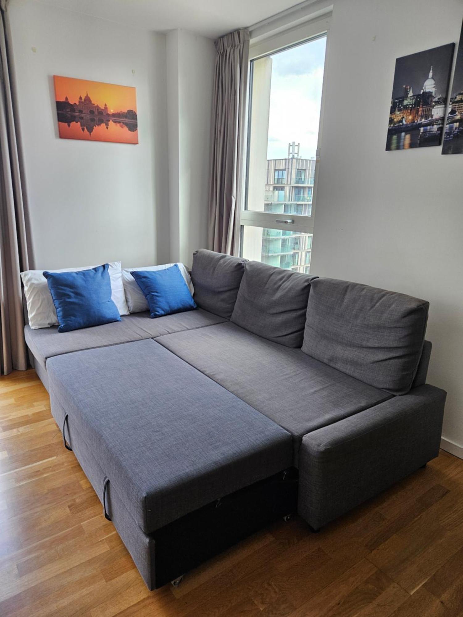 Lovely 2 Bedroom Flat With Balcony In Stratford لندن المظهر الخارجي الصورة